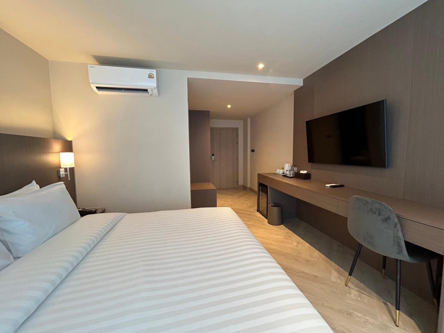 The One Cozy Living Hotel Патая Екстериор снимка