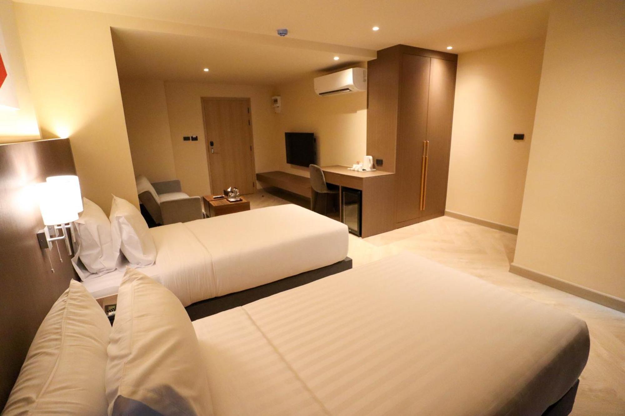 The One Cozy Living Hotel Патая Екстериор снимка
