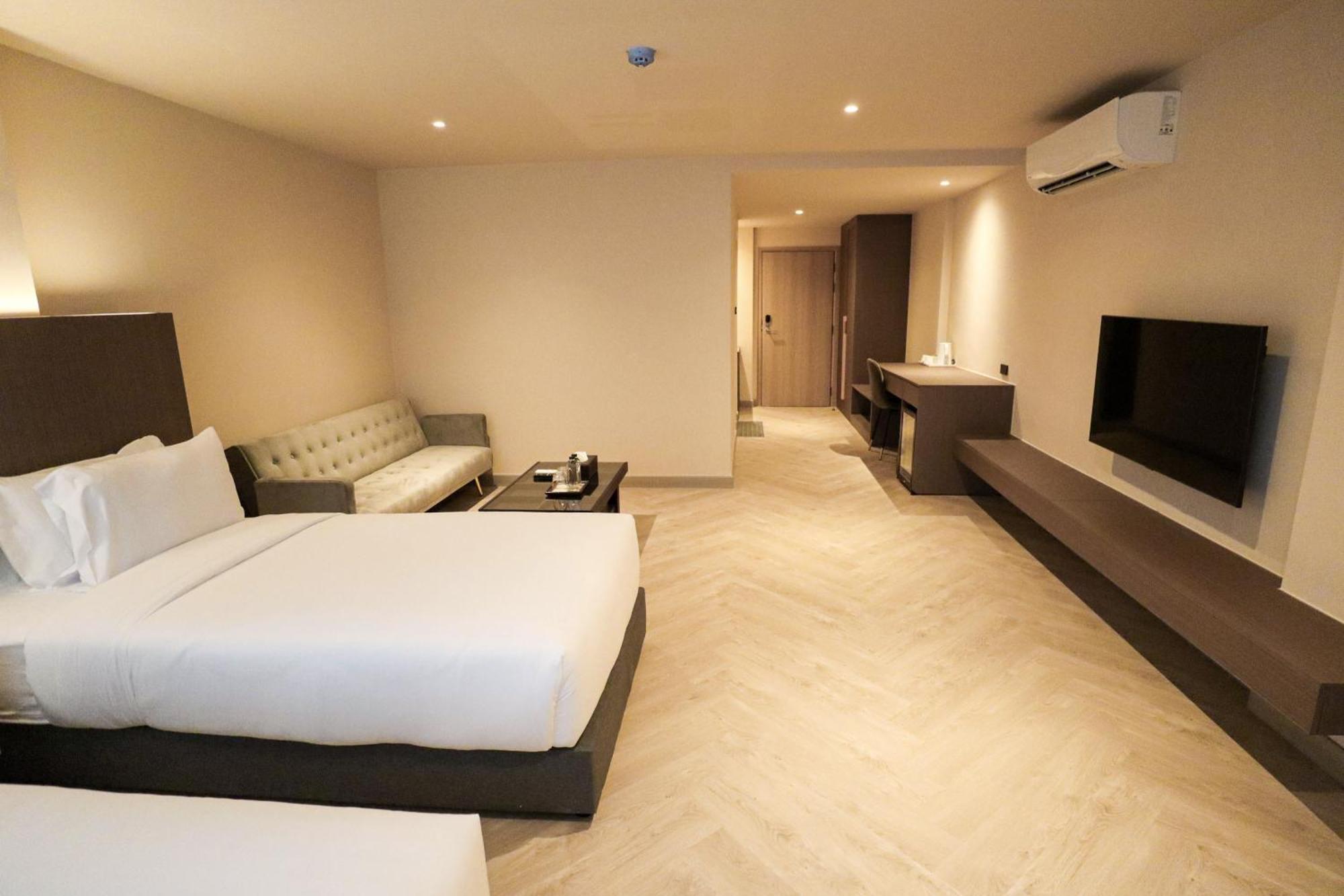 The One Cozy Living Hotel Патая Екстериор снимка
