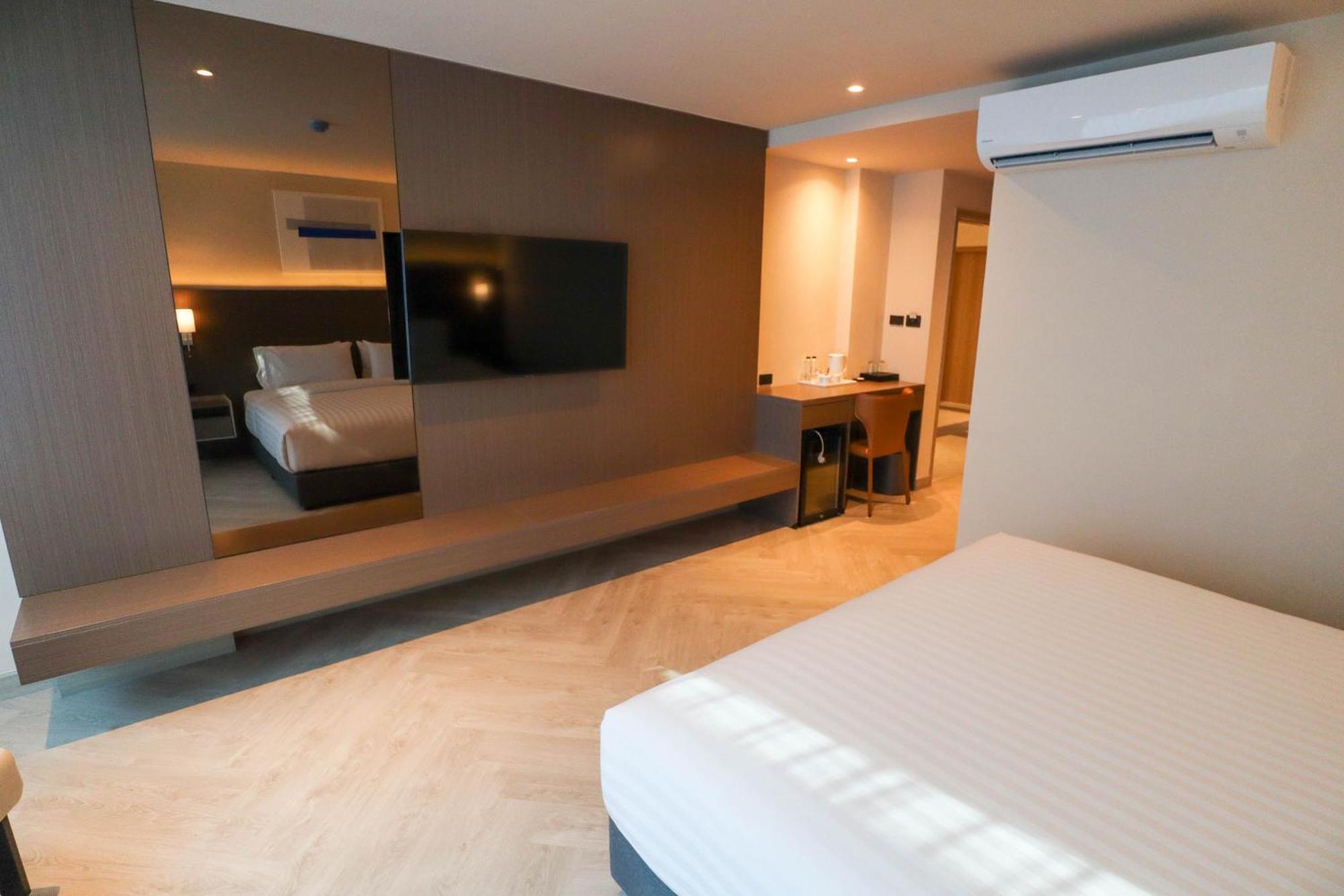 The One Cozy Living Hotel Патая Екстериор снимка